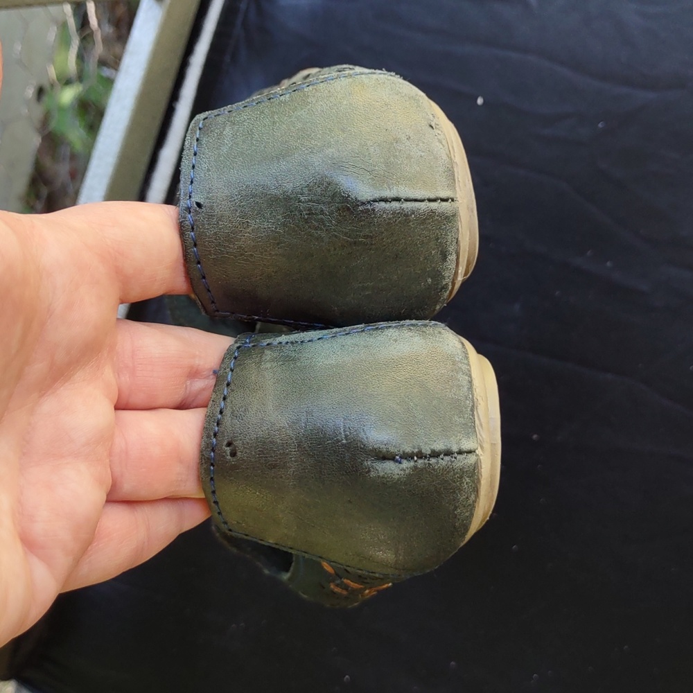 Handmade Genuine Leather Moccasins - Picture 2 of 4
